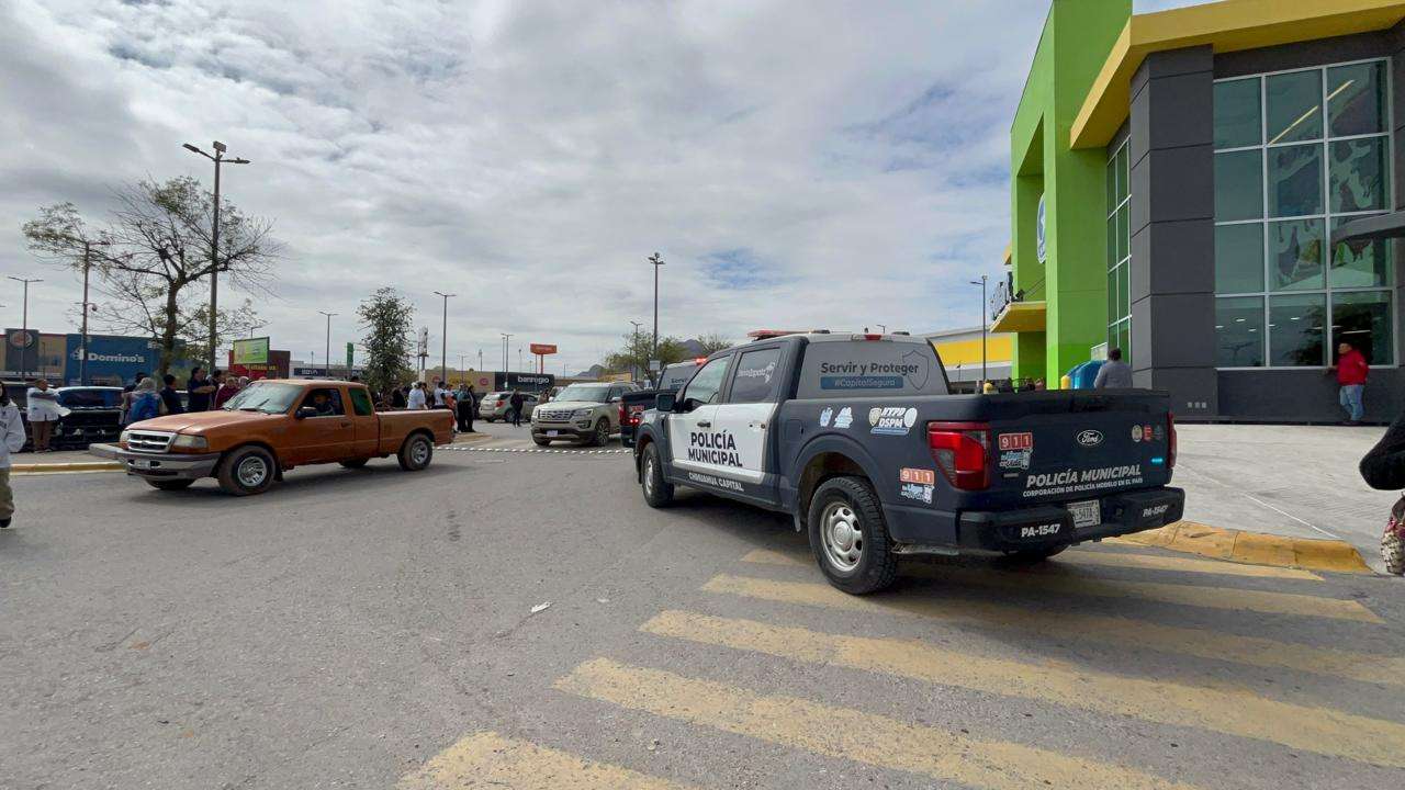 Evacuan Smart y Coppel de la Pacheco por fuga de gas 