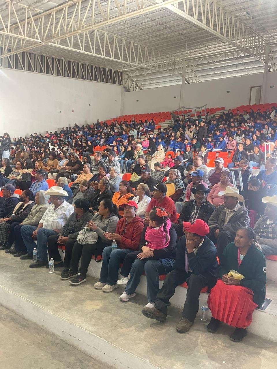 Beneficia Gobierno del Estado a 65 mil 149 estudiantes de la Sierra