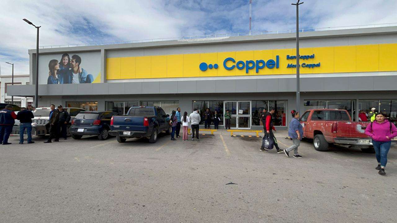 Evacuan Smart y Coppel de la Pacheco por fuga de gas 