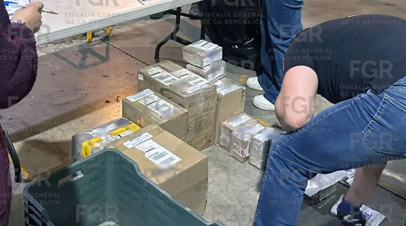 Destruye FGR más de 37 mil objetos relacionados con piratería y documentos falsos