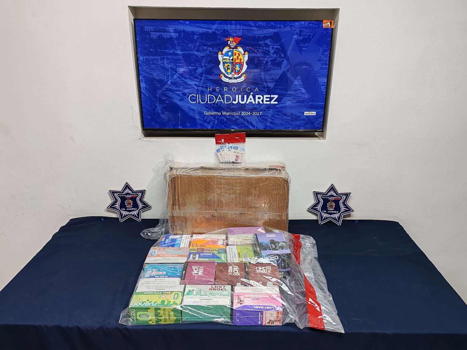 Detienen a sujeto por promoción de conductas ilícitas; le aseguran 65 vapeadores 