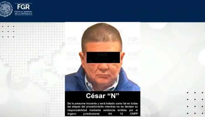 Publica FGR fotografía de detención de César Jáuregui