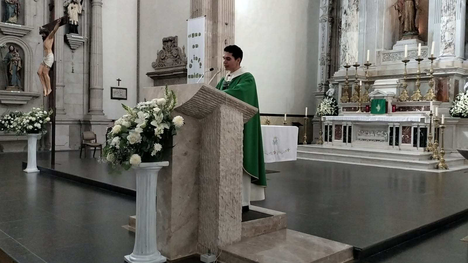 Llama Padre a cumplir con la sociedad sin olvidar a Dios
