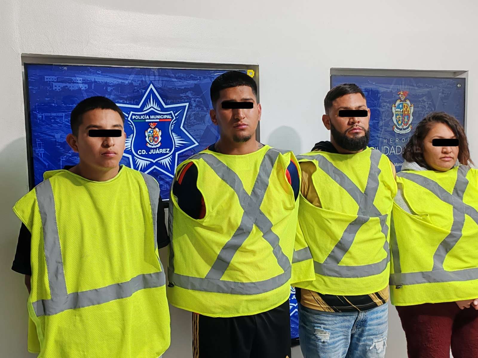 Arrestan a 4 narcomenudistas, los investigan por narcomanta