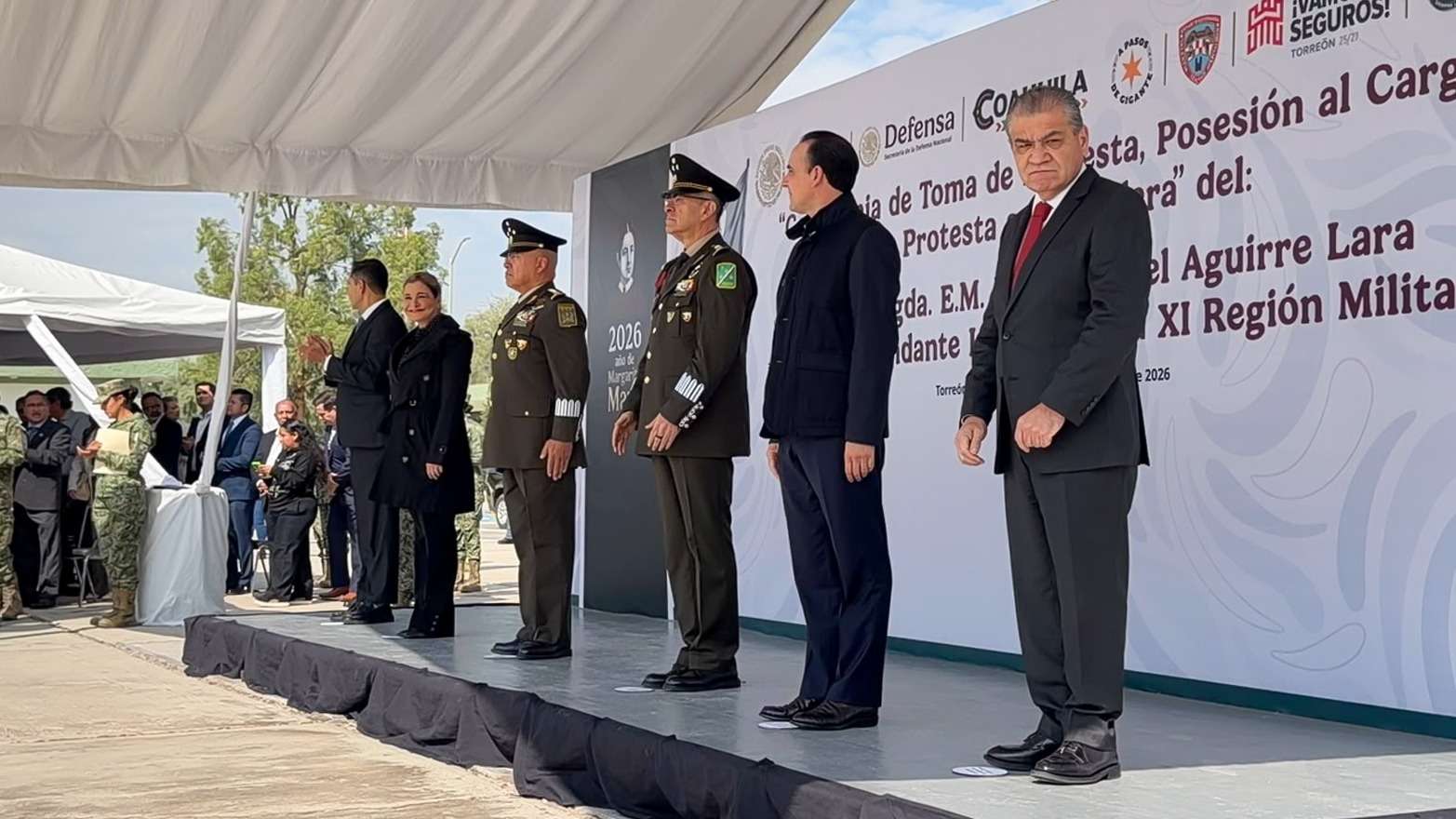 Asiste Maru a toma de protesta de comandante de XI Región Militar