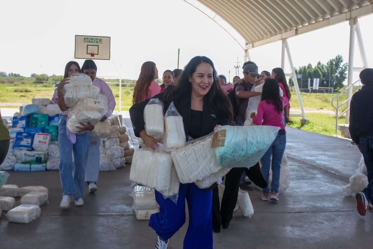 Supera Cobach 13 donación de pañales al DIF Delicias