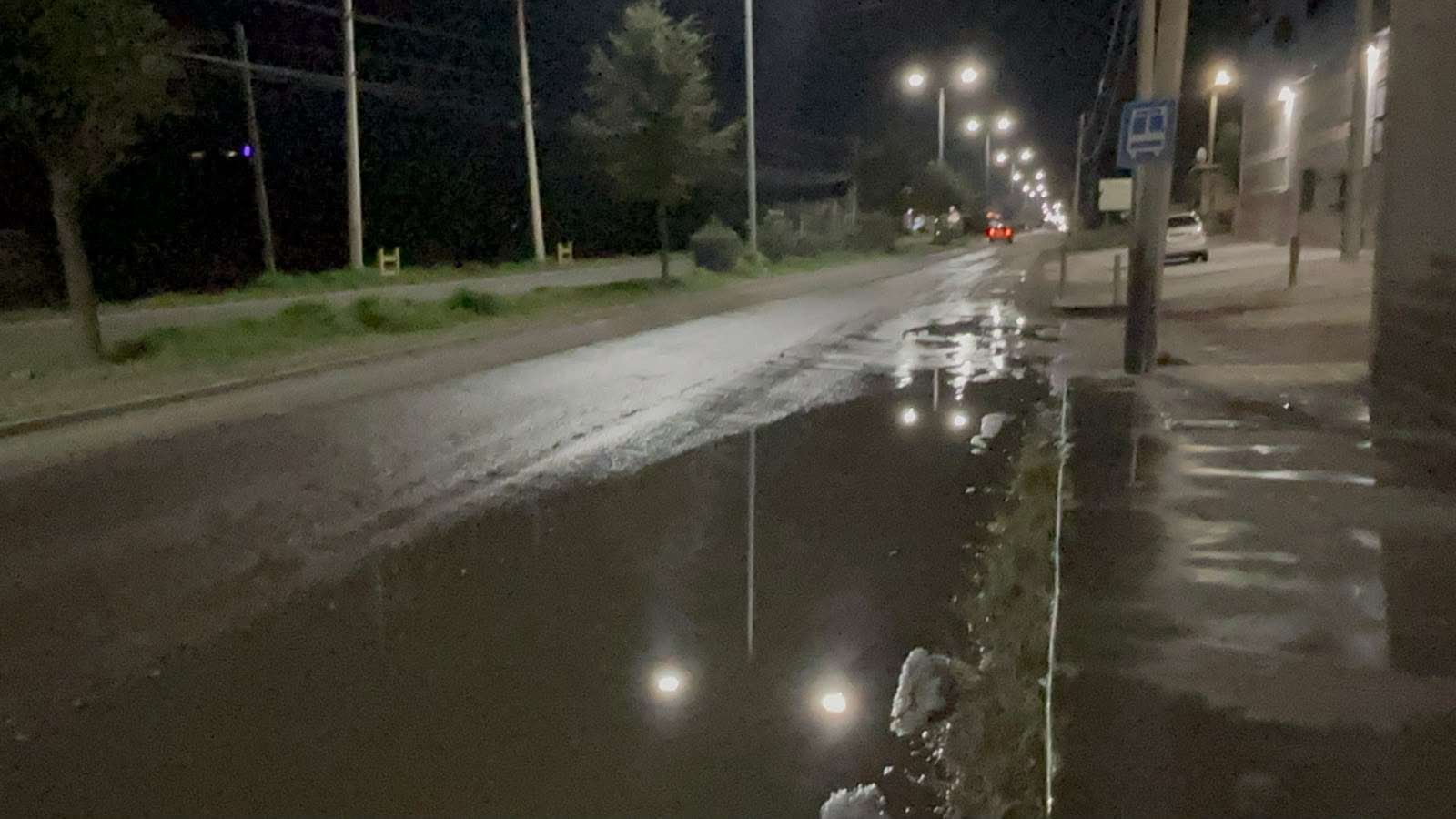 Reportan fuga de aguas negras y baches en la Heróico Colegio Militar