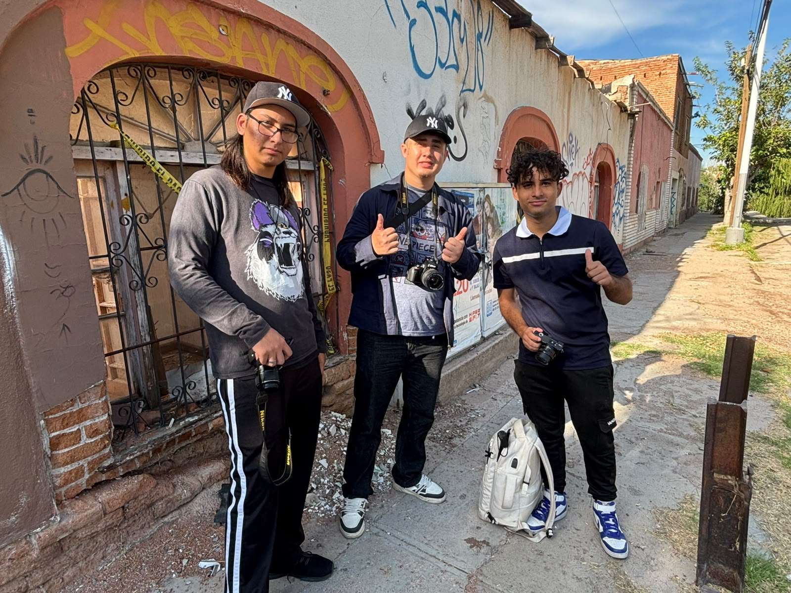 Realizan sesión fotográfica alumnos de Artes en el Centro histórico
