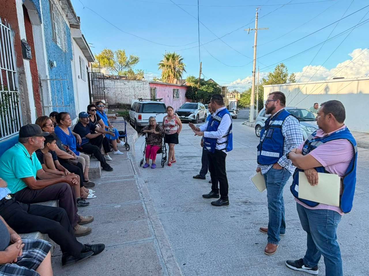 Invita a vecinos a solicitar pavimentación con esquema 50/50