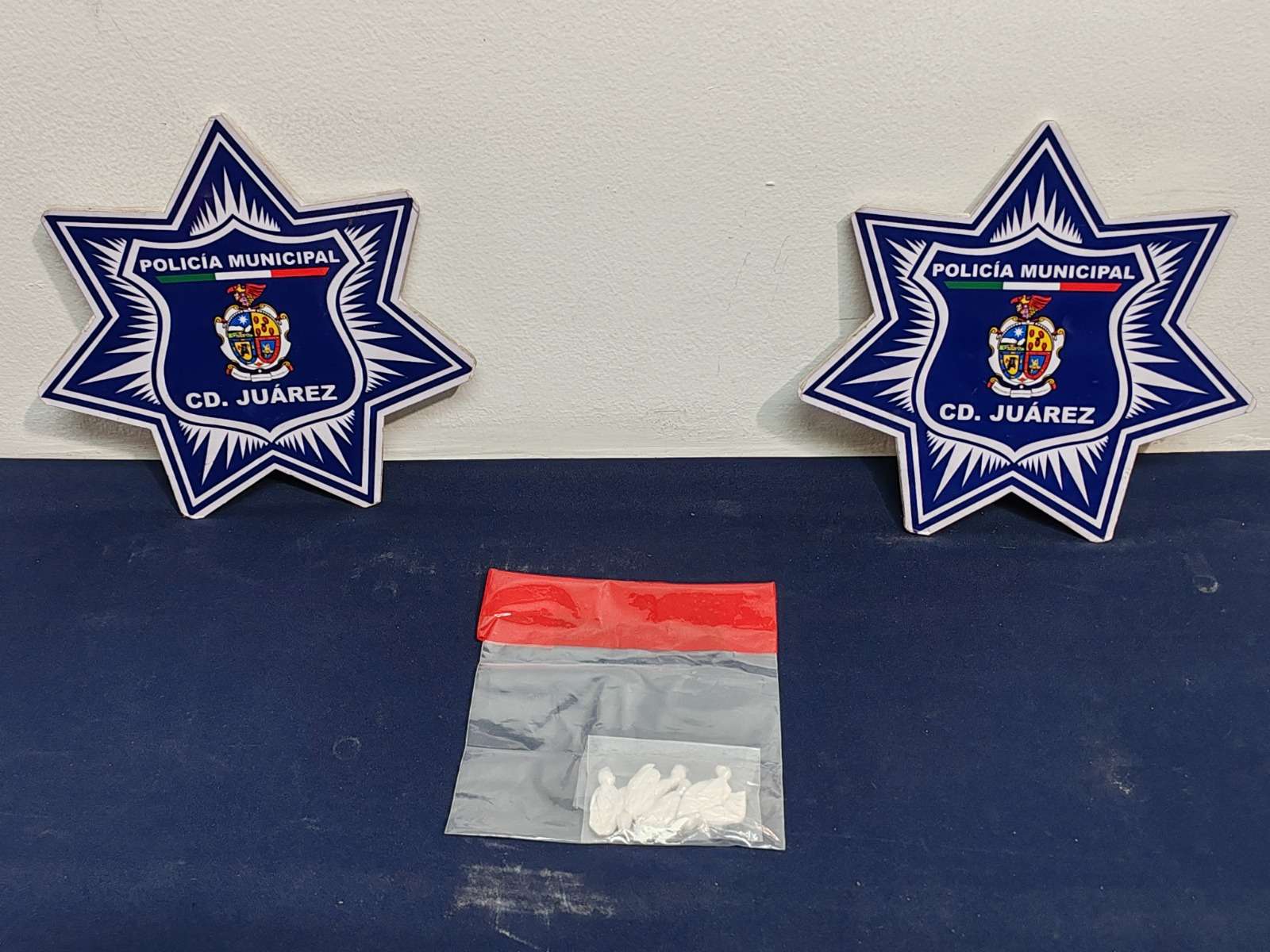 Arrestan a 4 narcomenudistas, los investigan por narcomanta