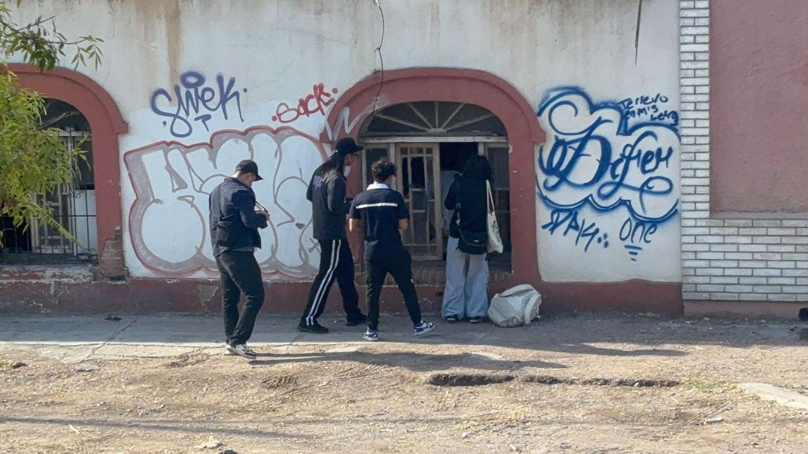 Realizan sesión fotográfica alumnos de Artes en el Centro histórico