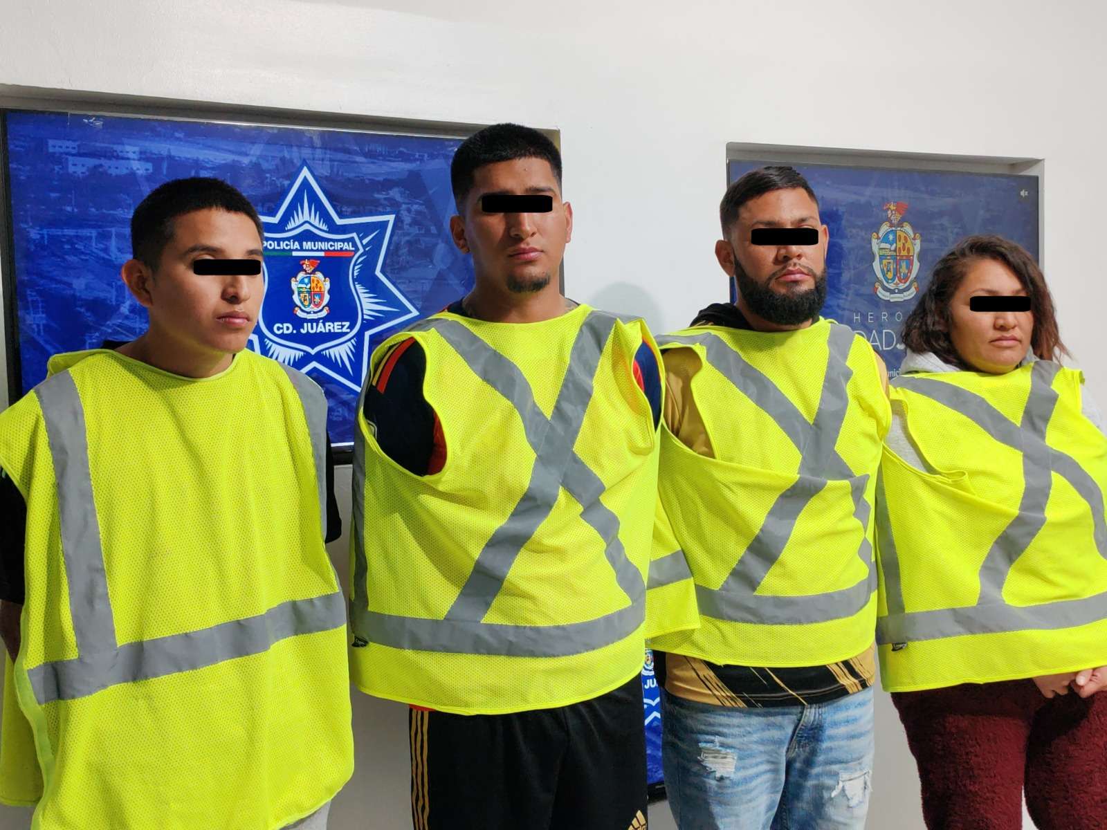 Arrestan a 4 narcomenudistas, los investigan por narcomanta
