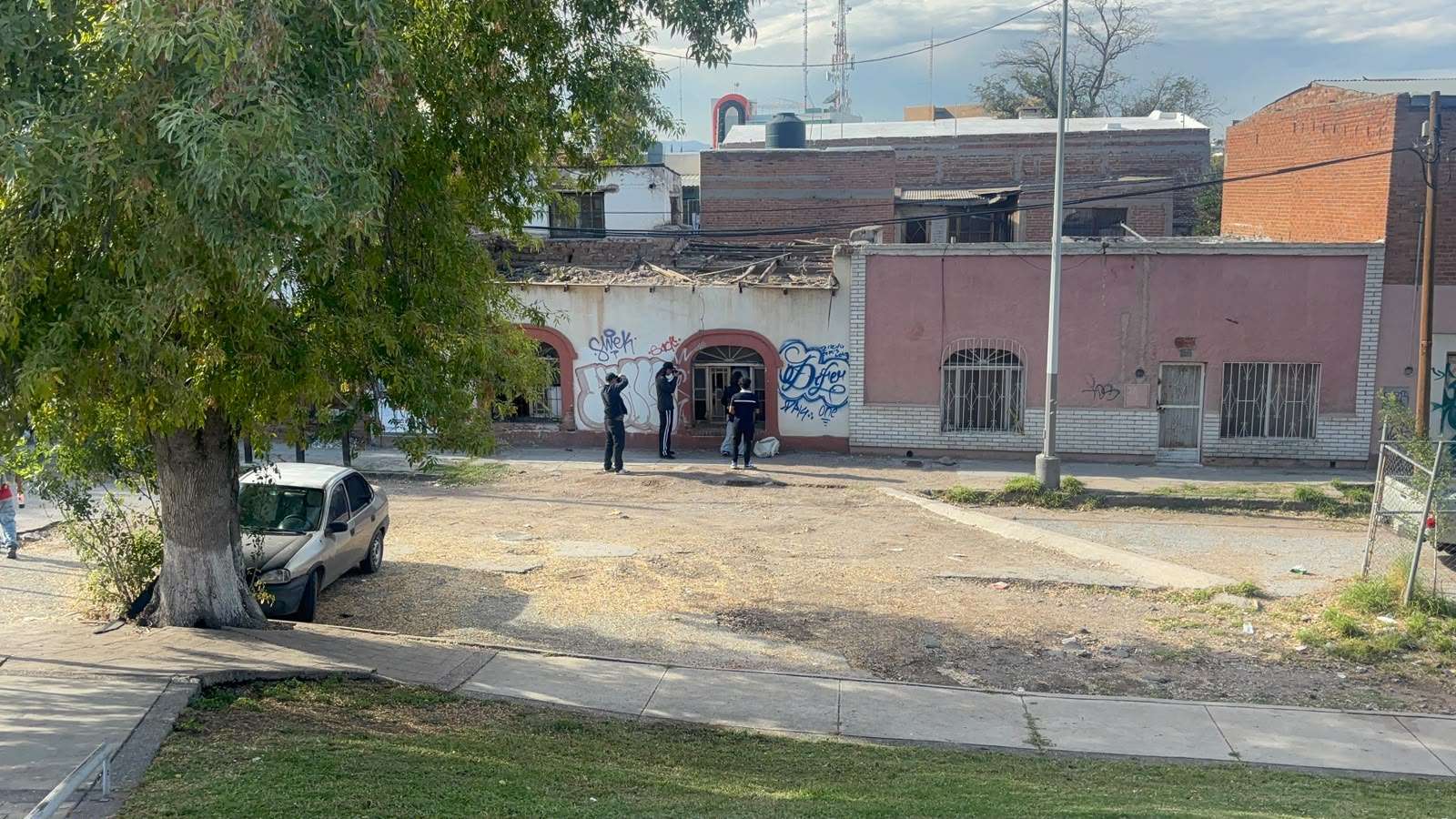 Realizan sesión fotográfica alumnos de Artes en el Centro histórico