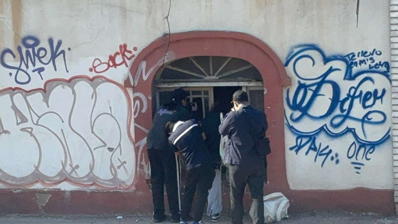 Realizan sesión fotográfica alumnos de Artes en el Centro histórico