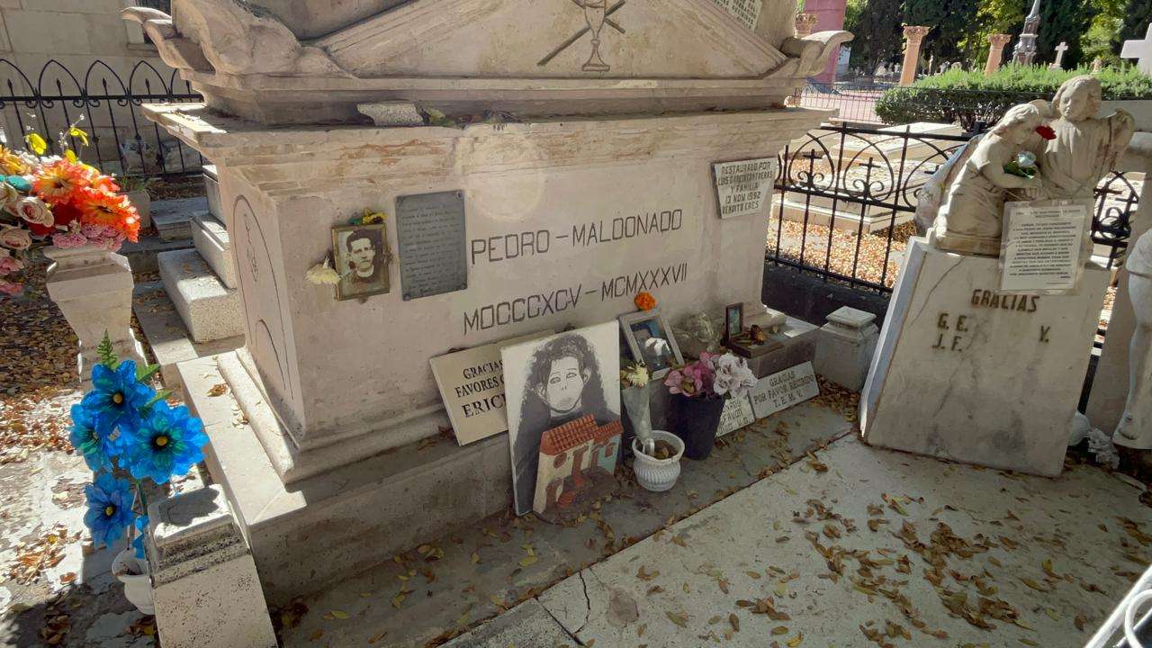 Resguarda el Panteón de Dolores memorias en piedra