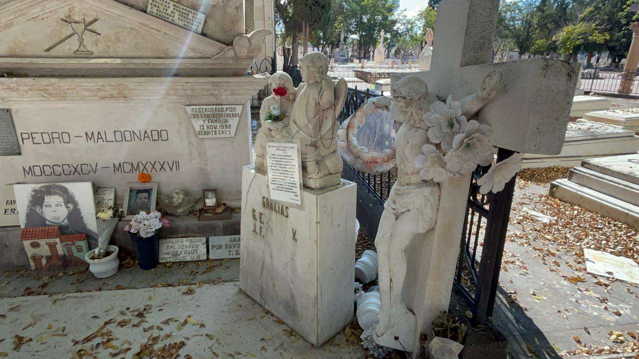 Resguarda el Panteón de Dolores memorias en piedra