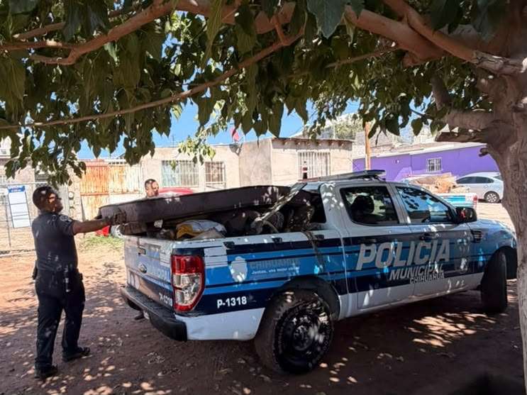 Apoyó Policía Municipal a vecino de la colonia CDP afectado por lluvias