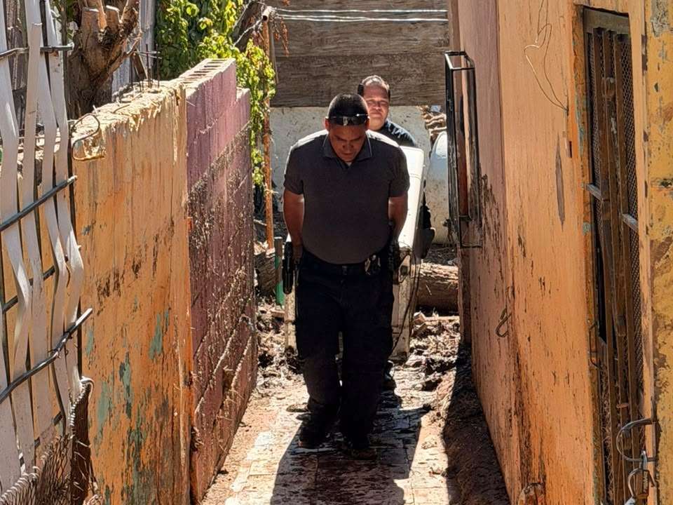 Apoyó Policía Municipal a vecino de la colonia CDP afectado por lluvias