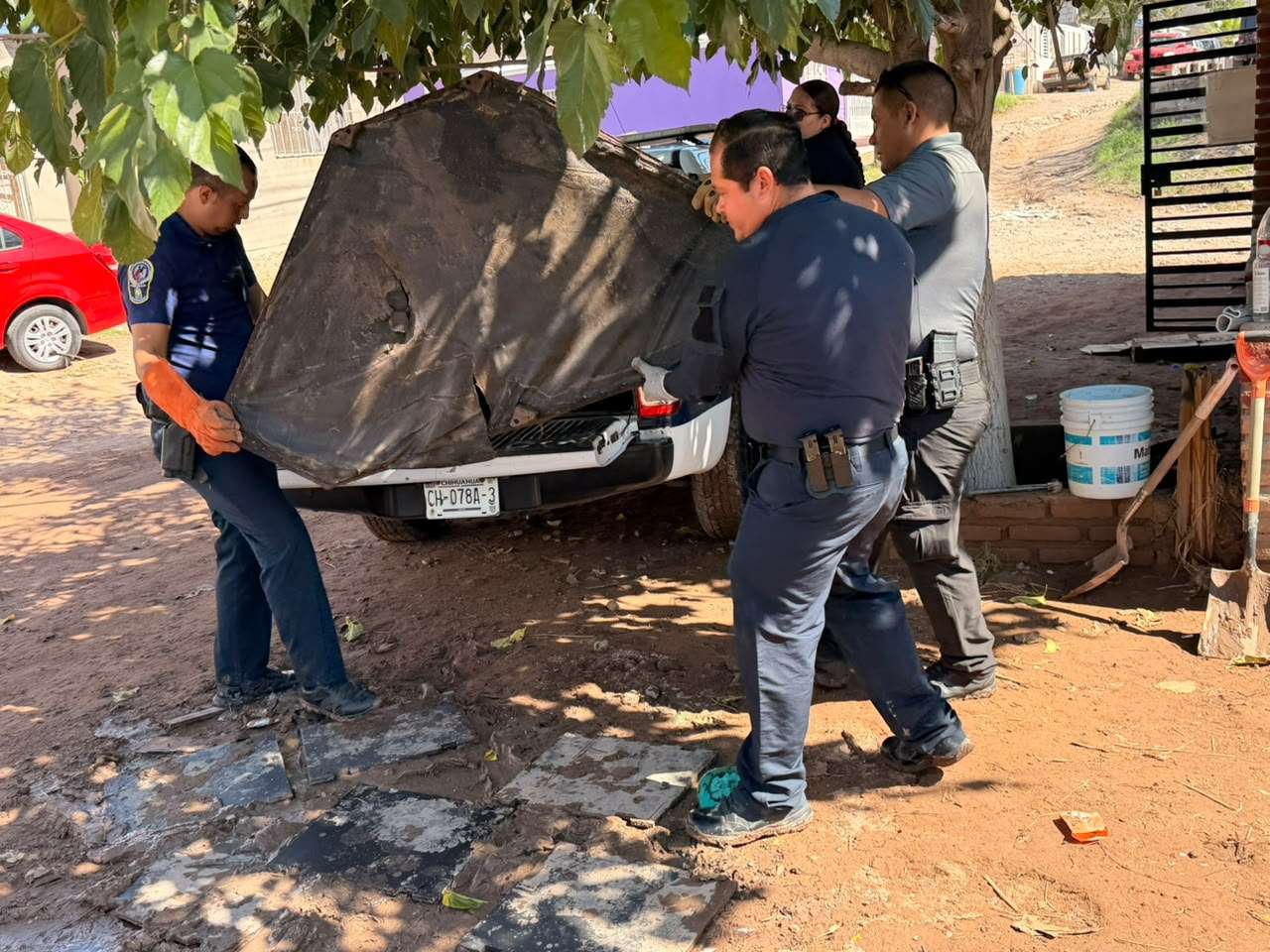 Apoyó Policía Municipal a vecino de la colonia CDP afectado por lluvias