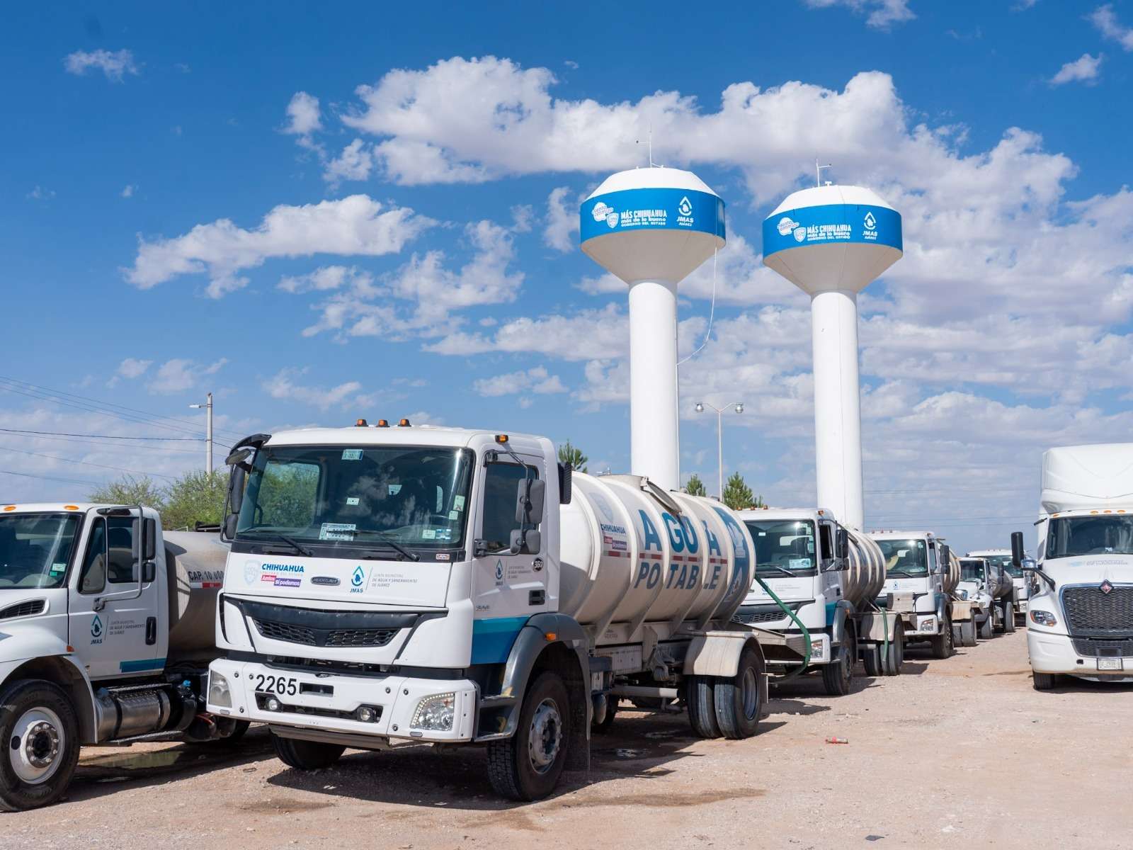 Entregan más de 187 millones de litros de agua a familias de Los Kilómetros