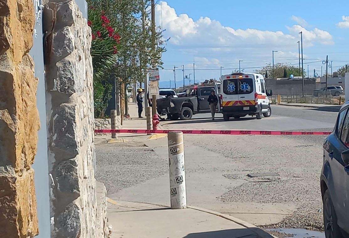 Localizan a hombre sin vida dentro de una camioneta en Cerradas de San Pedro