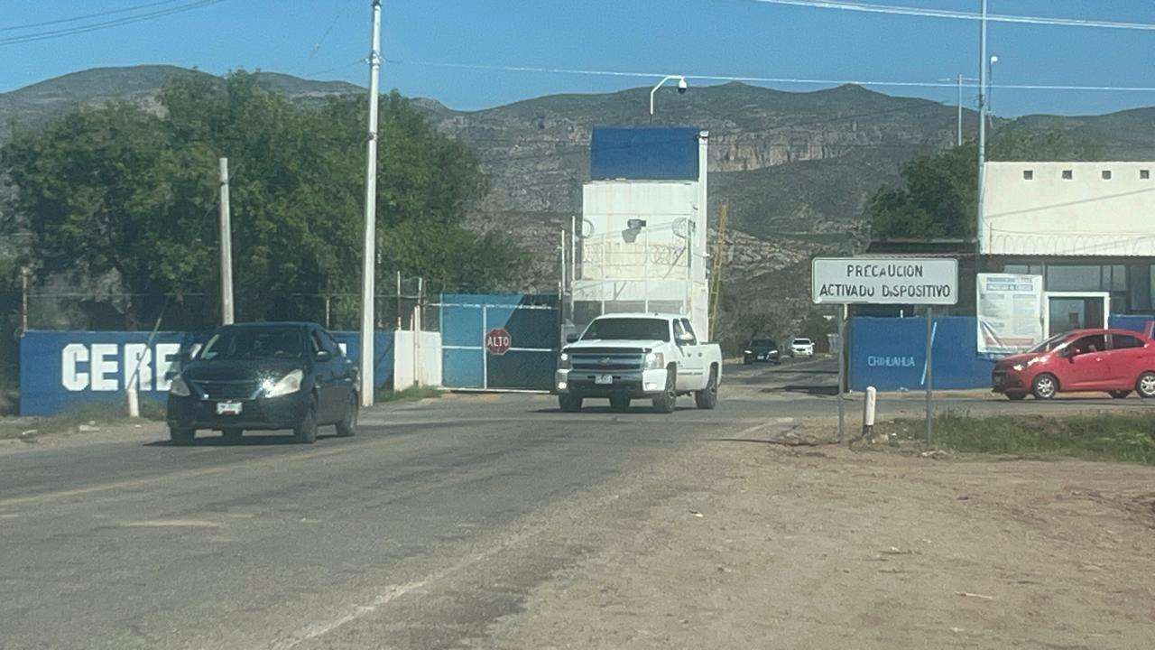 Protestan ciudadanos y docentes por fallo condenatorio contra profesor