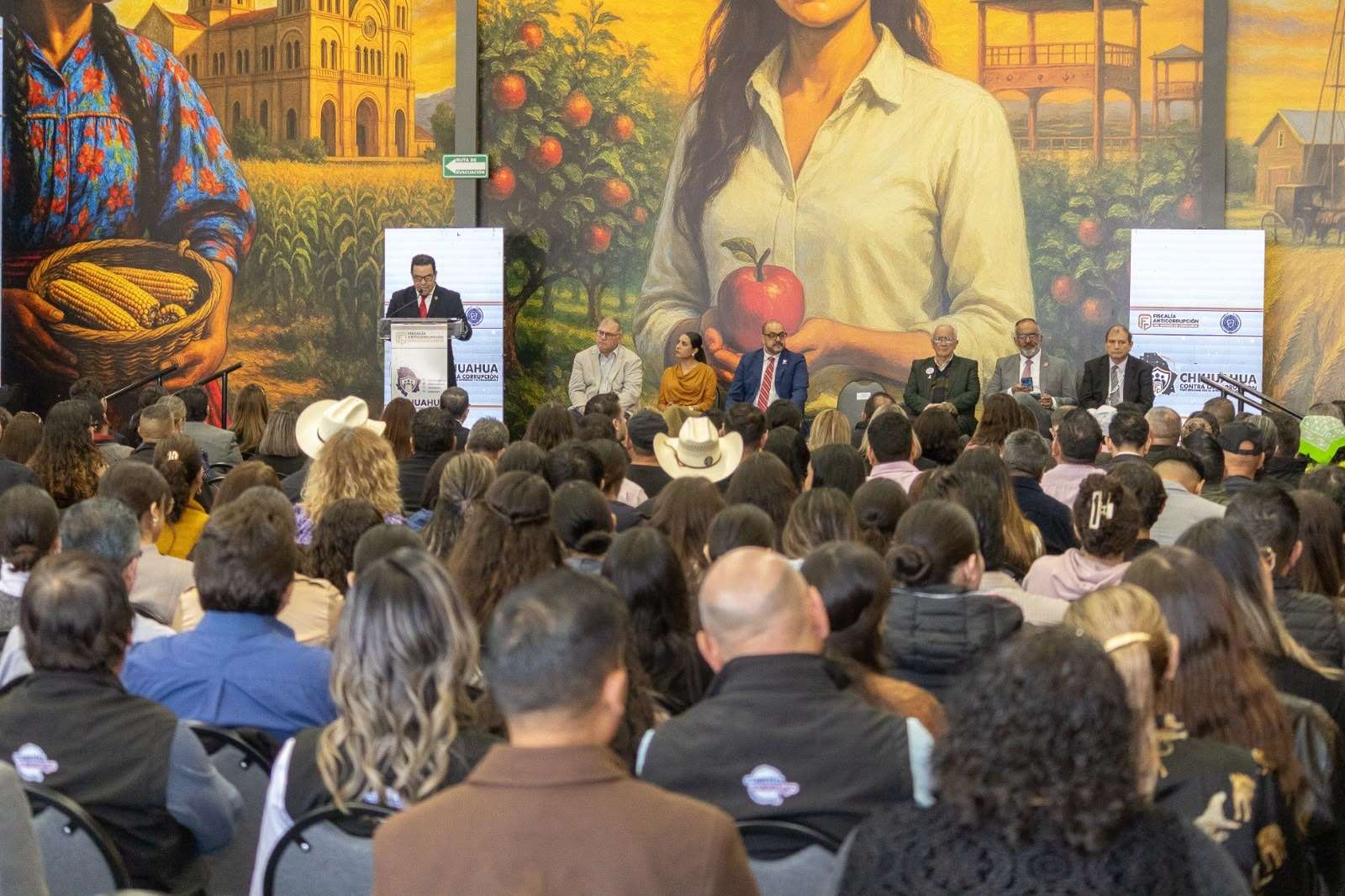Capacita Fiscalía Anticorrupción a funcionarios de 32 municipios