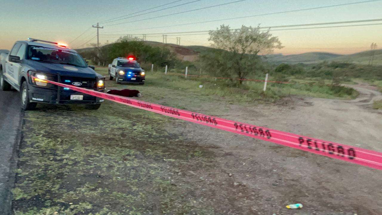 Hallan cadáver con huellas de violencia en carretera a Cuauhtémoc 