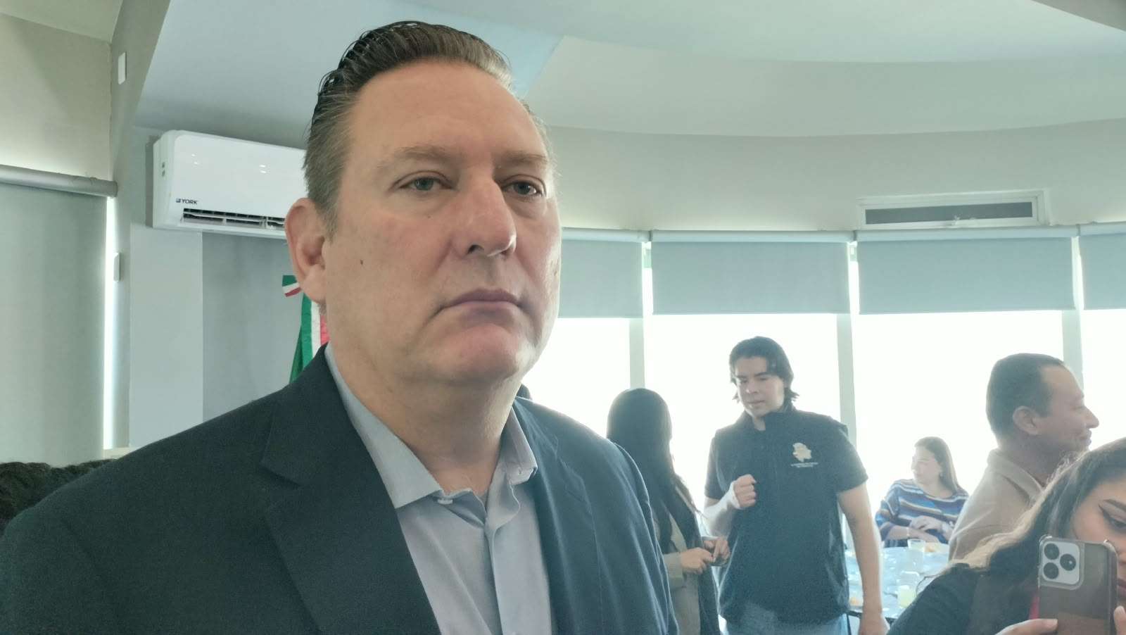 Pide Olson mesa de diálogo en el PAN tras caso Jáuregui