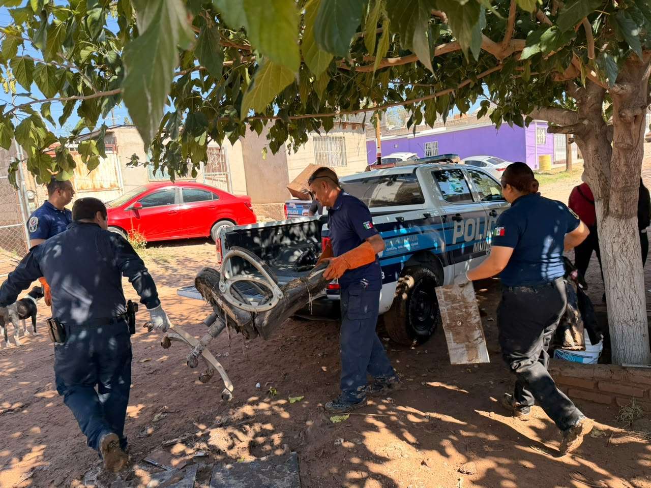 Apoyó Policía Municipal a vecino de la colonia CDP afectado por lluvias