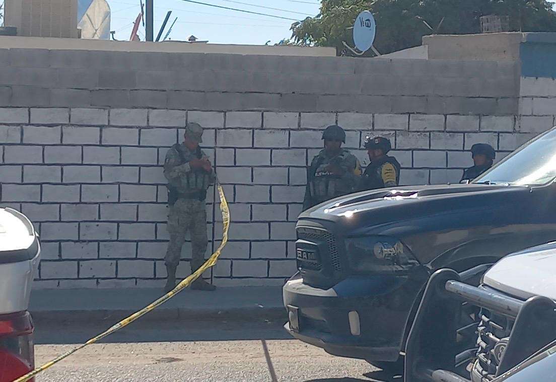 Localizan a hombre sin vida dentro de una camioneta en Cerradas de San Pedro
