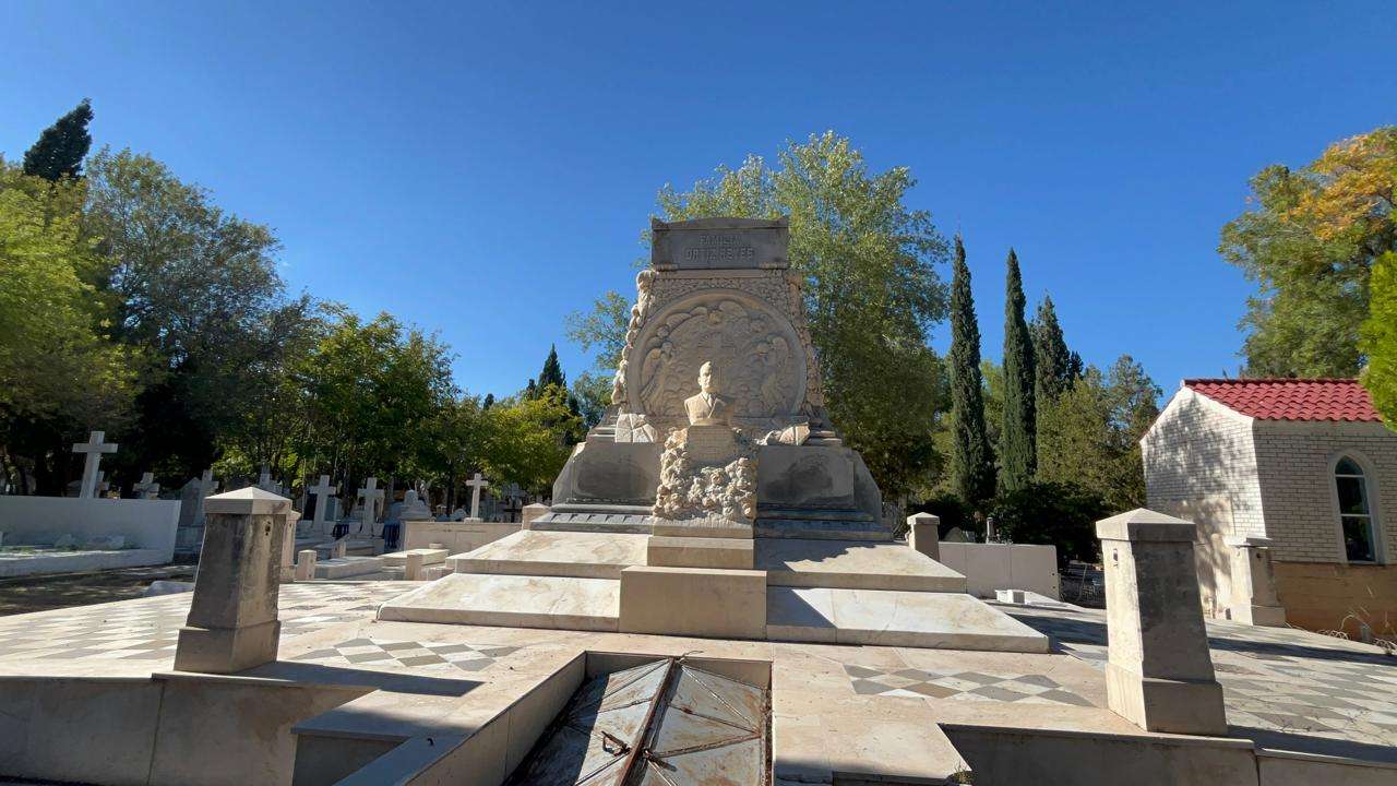 Resguarda el Panteón de Dolores memorias en piedra