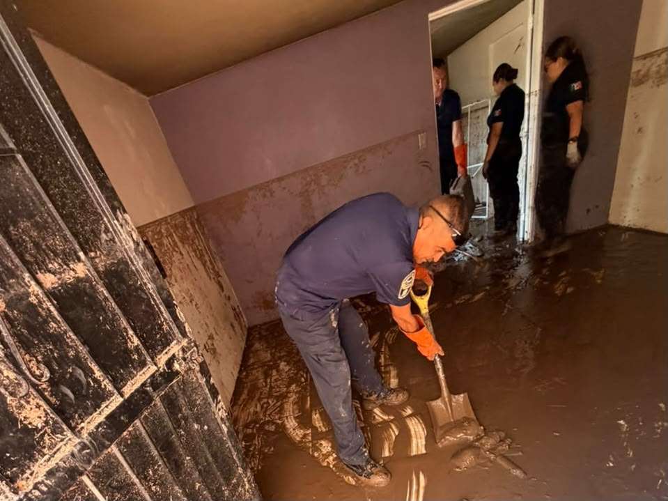 Apoyó Policía Municipal a vecino de la colonia CDP afectado por lluvias