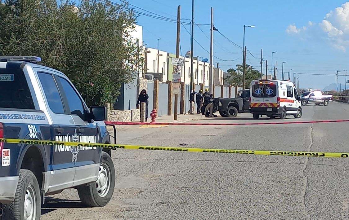 Localizan a hombre sin vida dentro de una camioneta en Cerradas de San Pedro