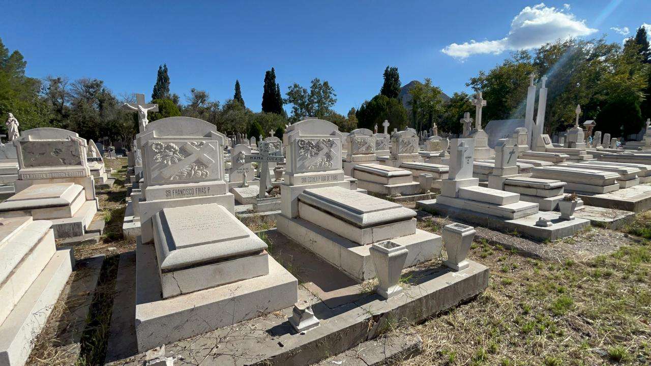 Resguarda el Panteón de Dolores memorias en piedra