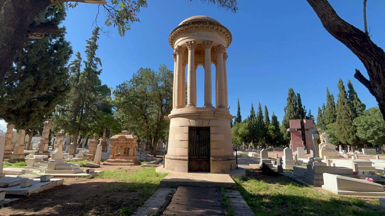 Resguarda el Panteón de Dolores memorias en piedra
