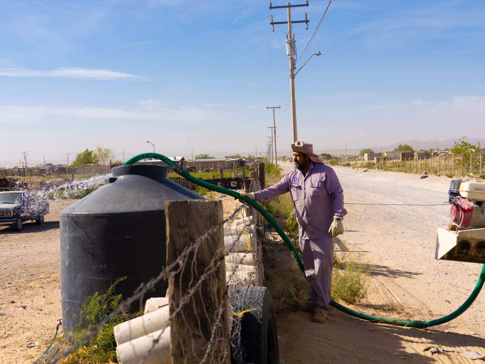 Entregan más de 187 millones de litros de agua a familias de Los Kilómetros