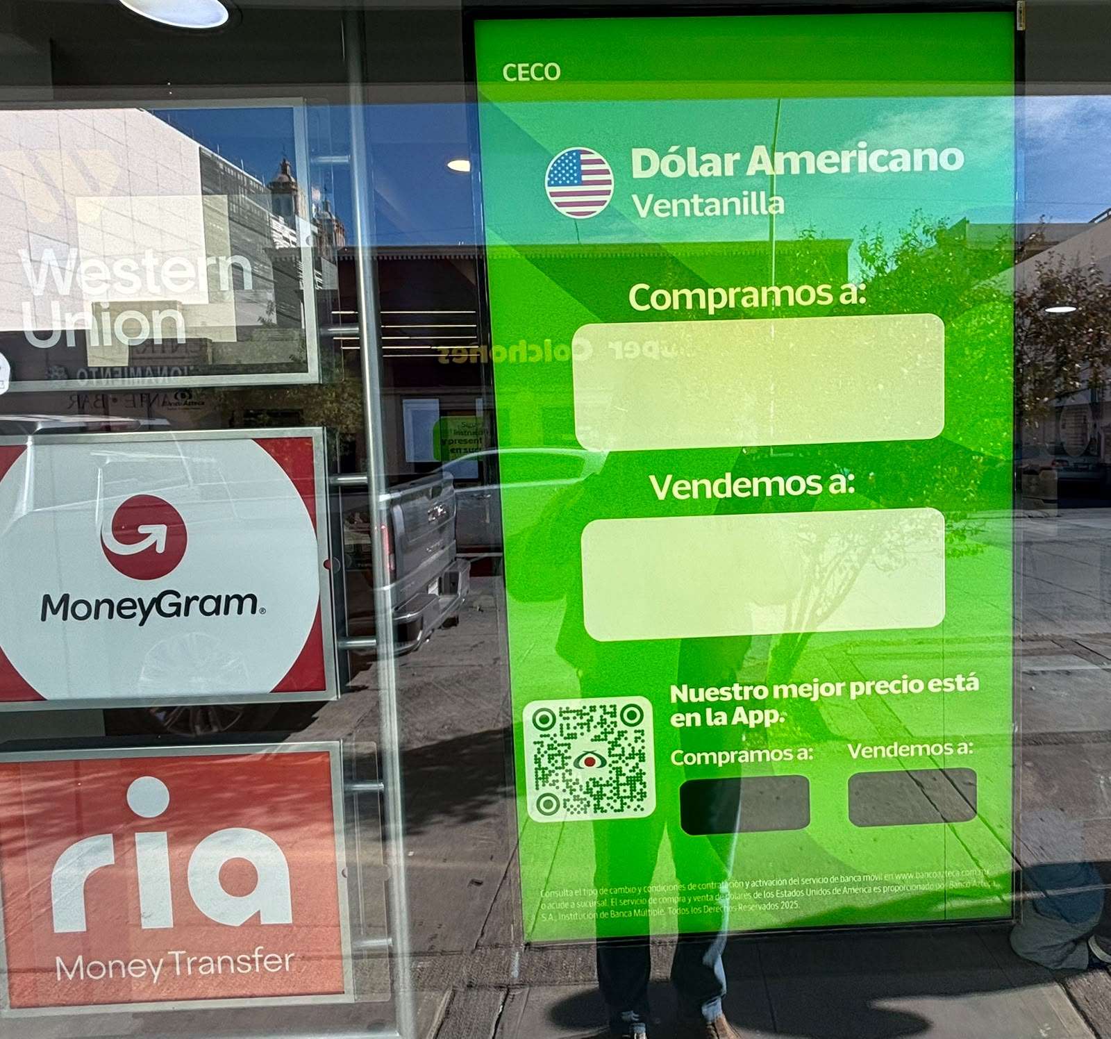 Cierra la moneda nacional en su peor nivel del año en 18.67 por dólar