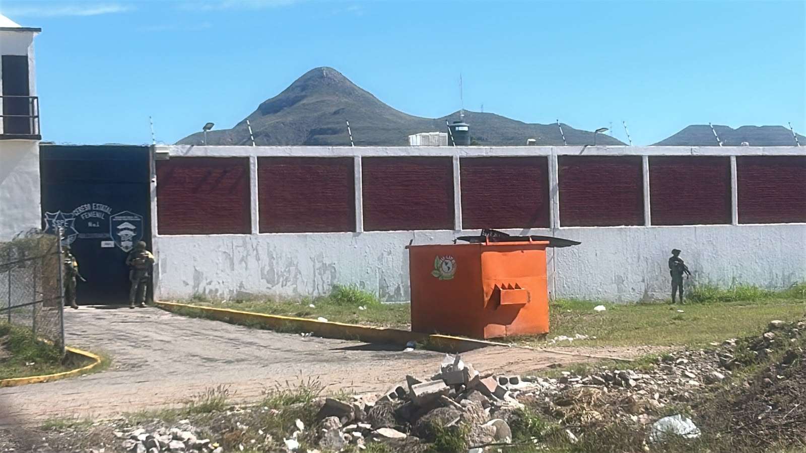 Despliegan operativo de revisión en Cereso de Aquiles Serdán 