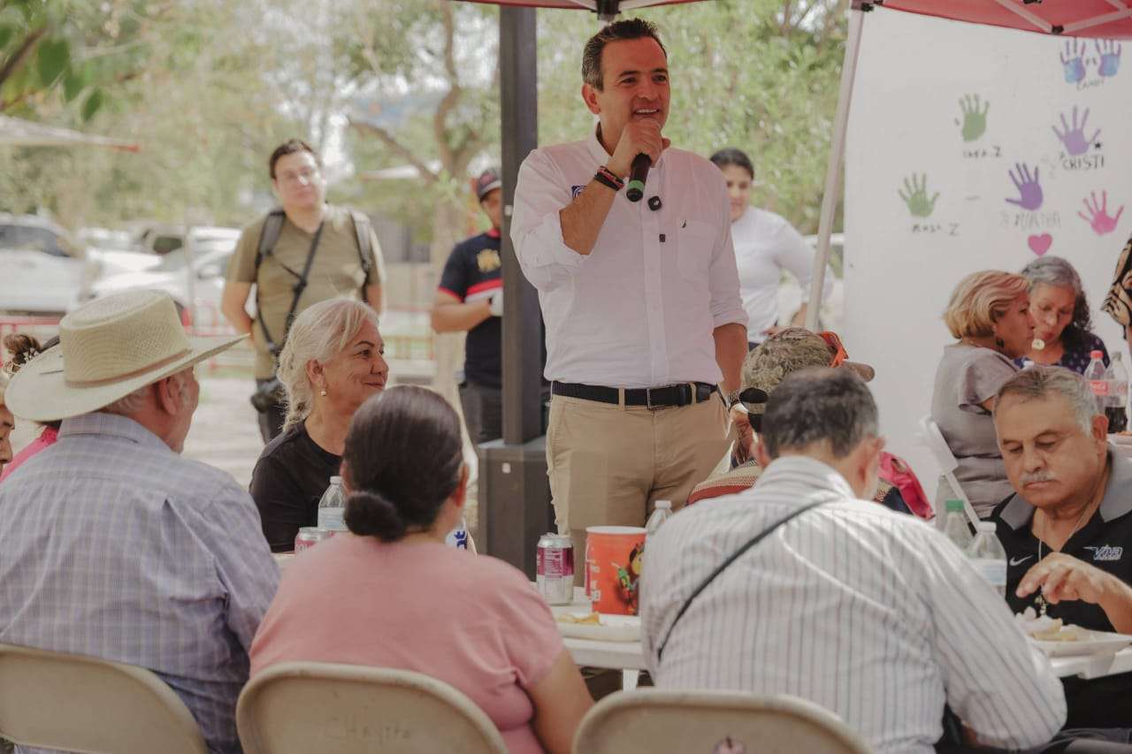 Reciben vecinos de Juárez a Marco Bonilla para exponerle las necesidades de la zona