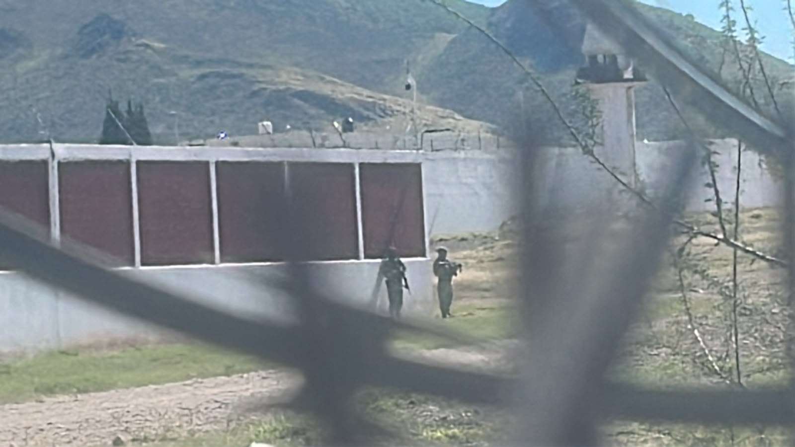 Despliegan operativo de revisión en Cereso de Aquiles Serdán 