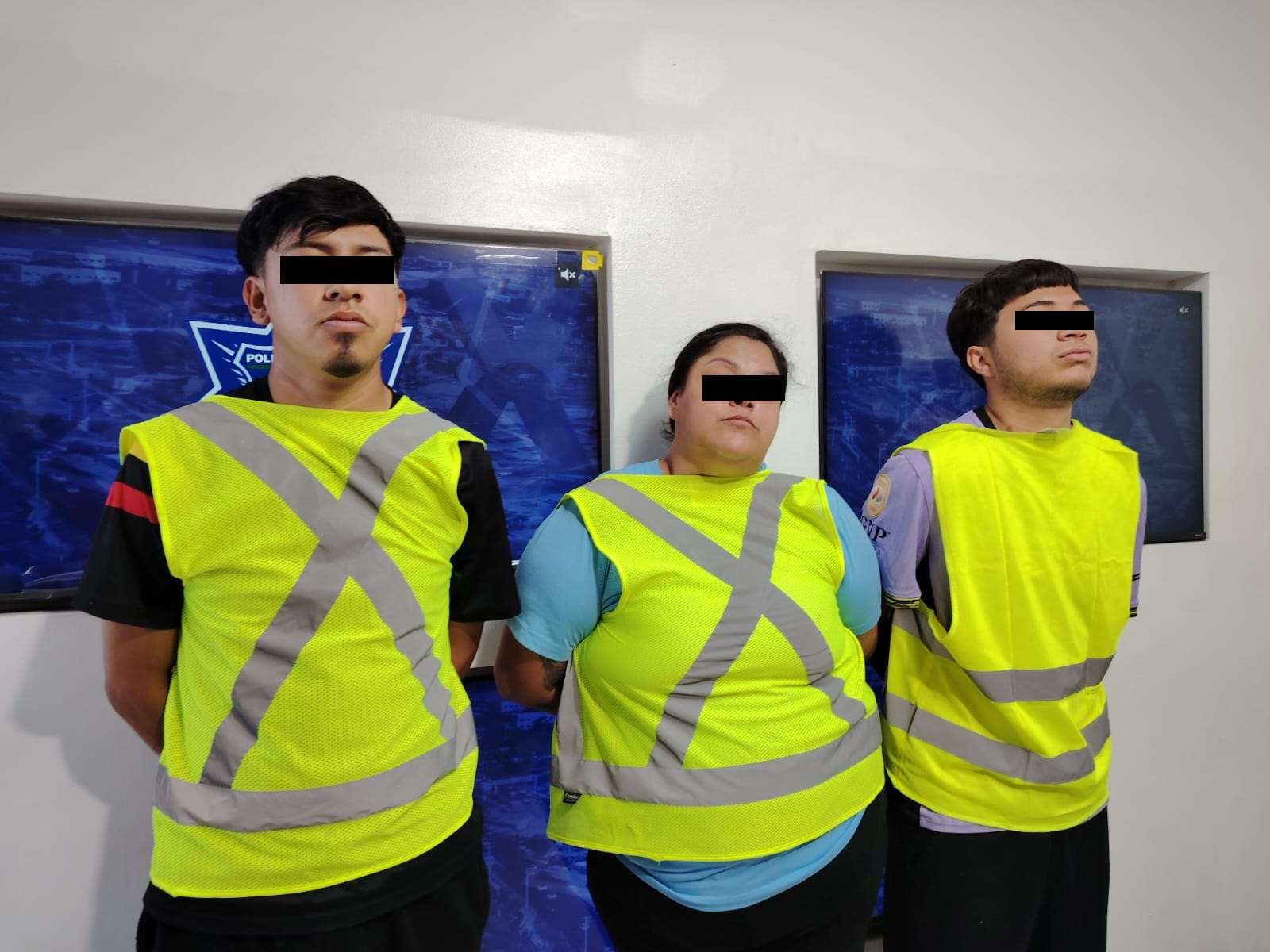 Detienen a tres traficantes de personas, rescatan a un migrante 