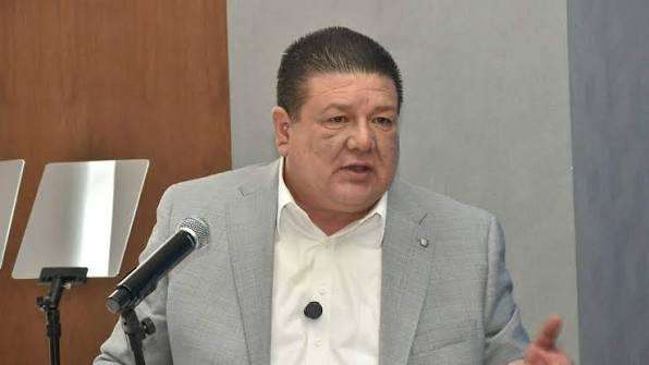 Comparece Jáuregui en el Altiplano; presentan testimonios 