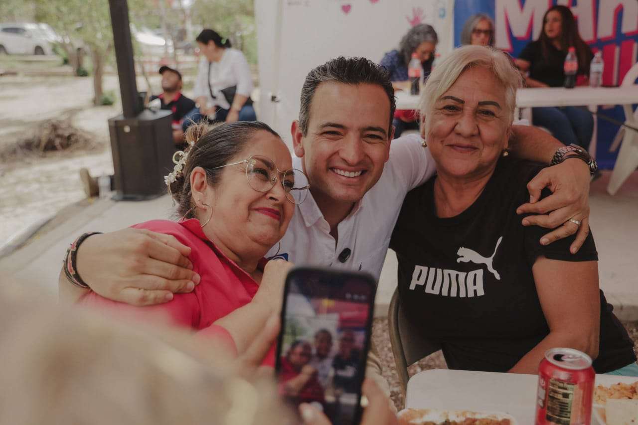 Reciben vecinos de Juárez a Marco Bonilla para exponerle las necesidades de la zona