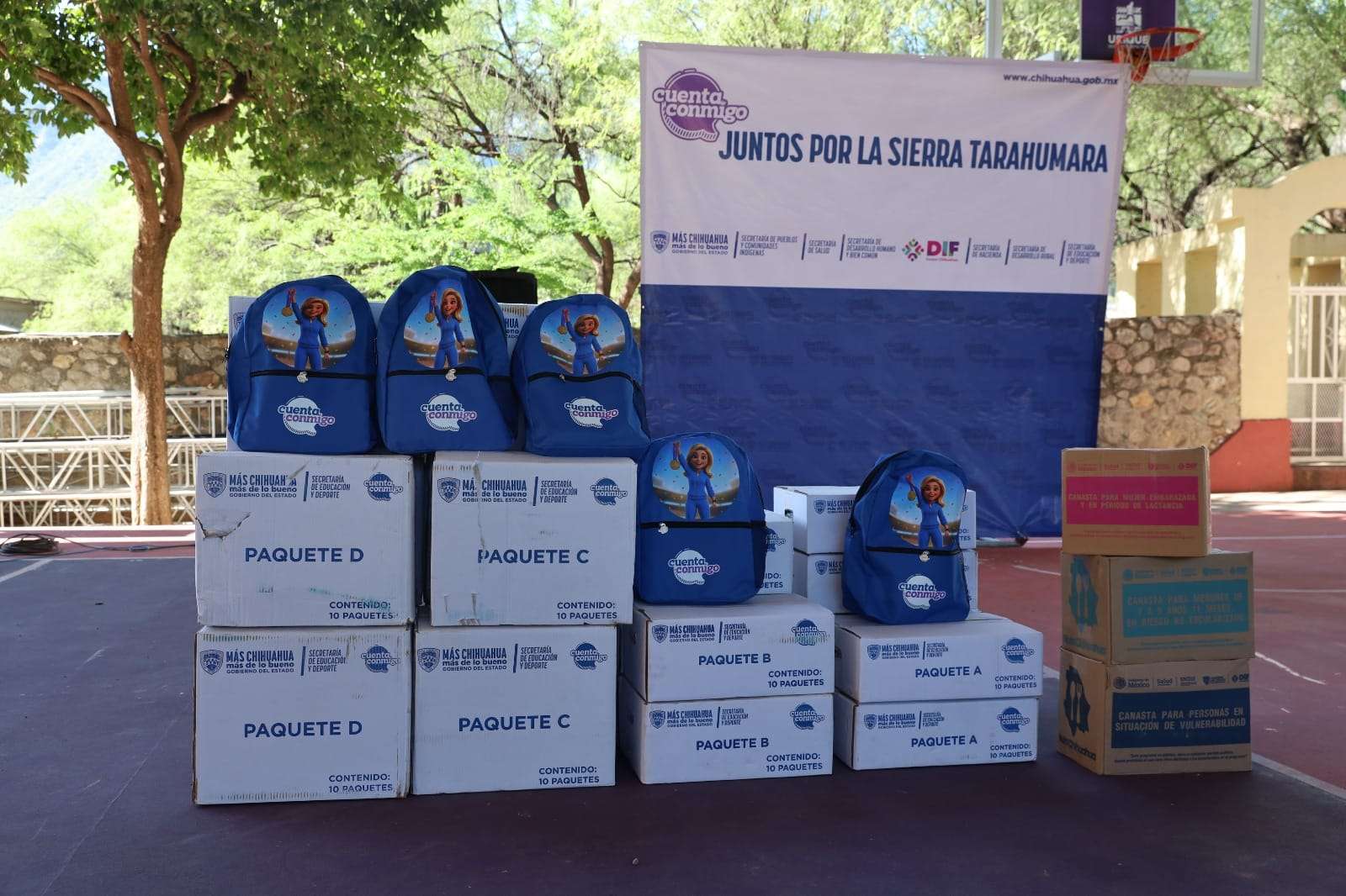 Acerca Estado apoyos a comunidades de Urique