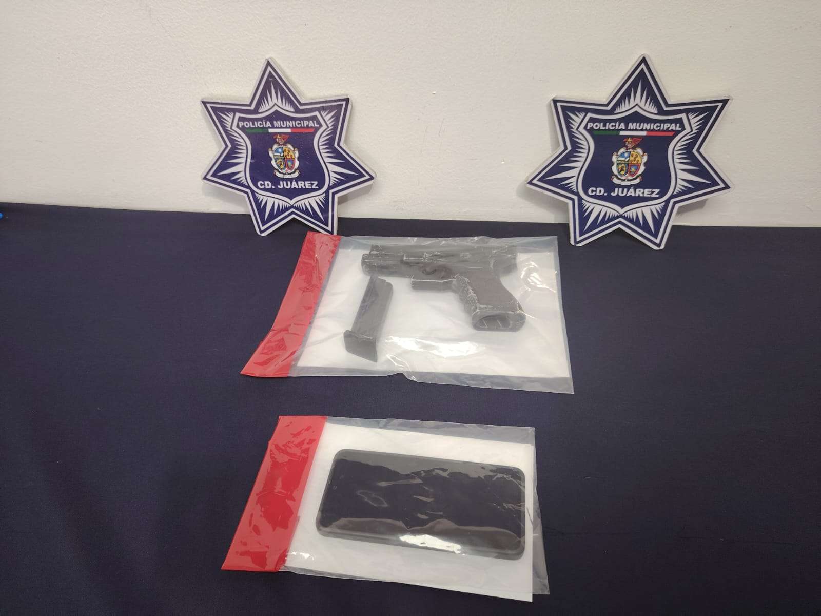 Detienen a joven por asaltar a una mujer y robarle su celular