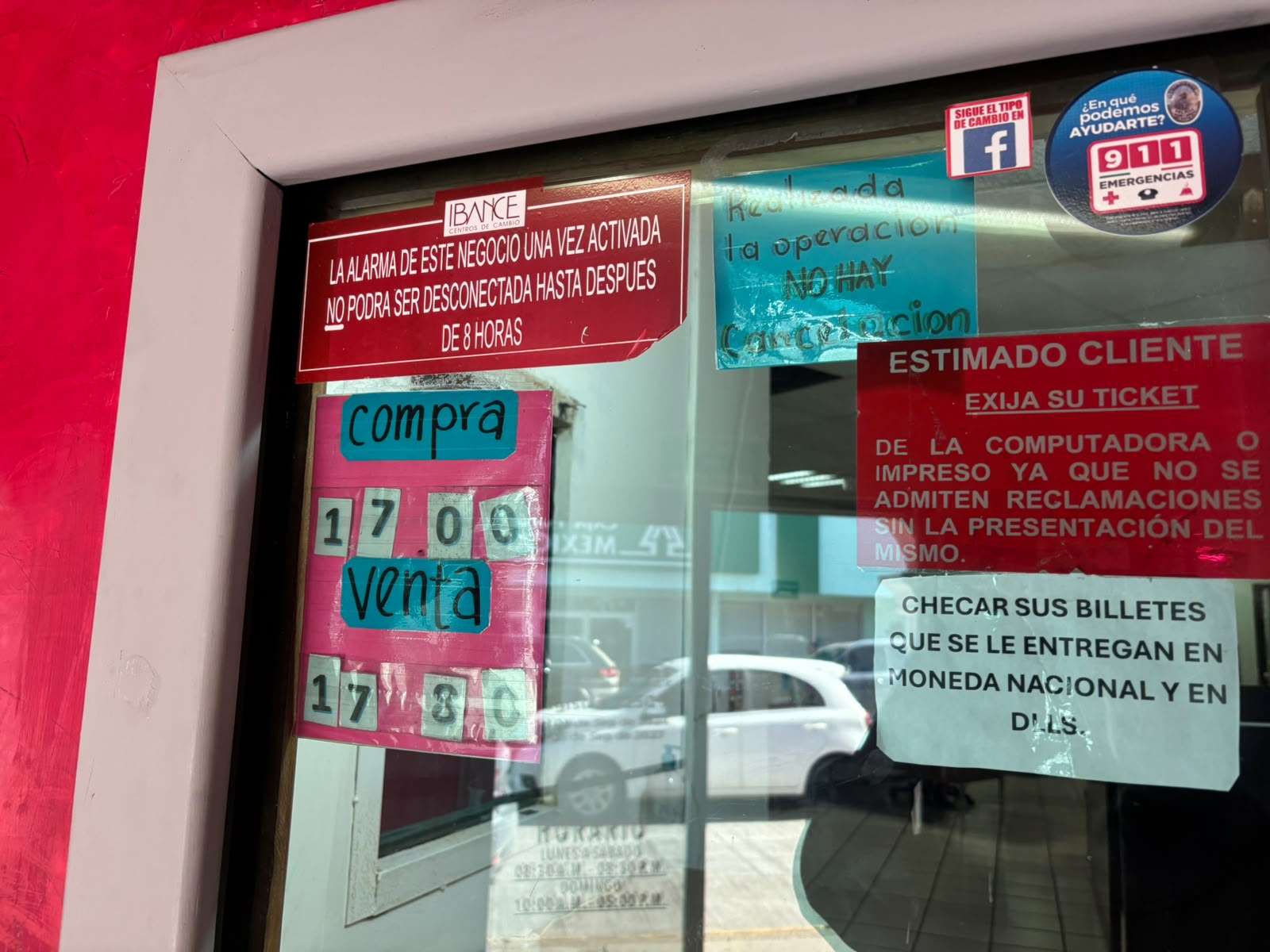 Cierra la moneda nacional en su peor nivel del año en 18.67 por dólar