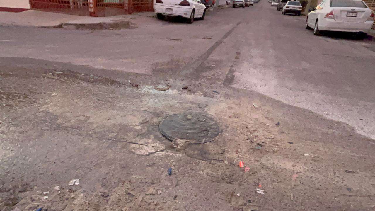 Colapsa drenaje en fraccionamiento Roma; alertan foco de infección