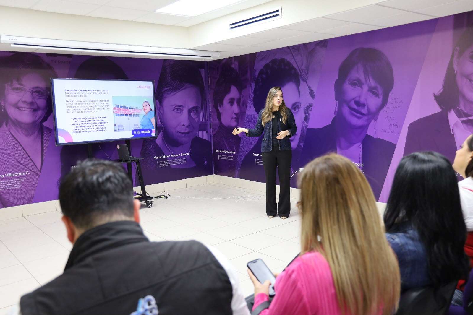 Capacitan a funcionarios en perspectiva de género y violencia política