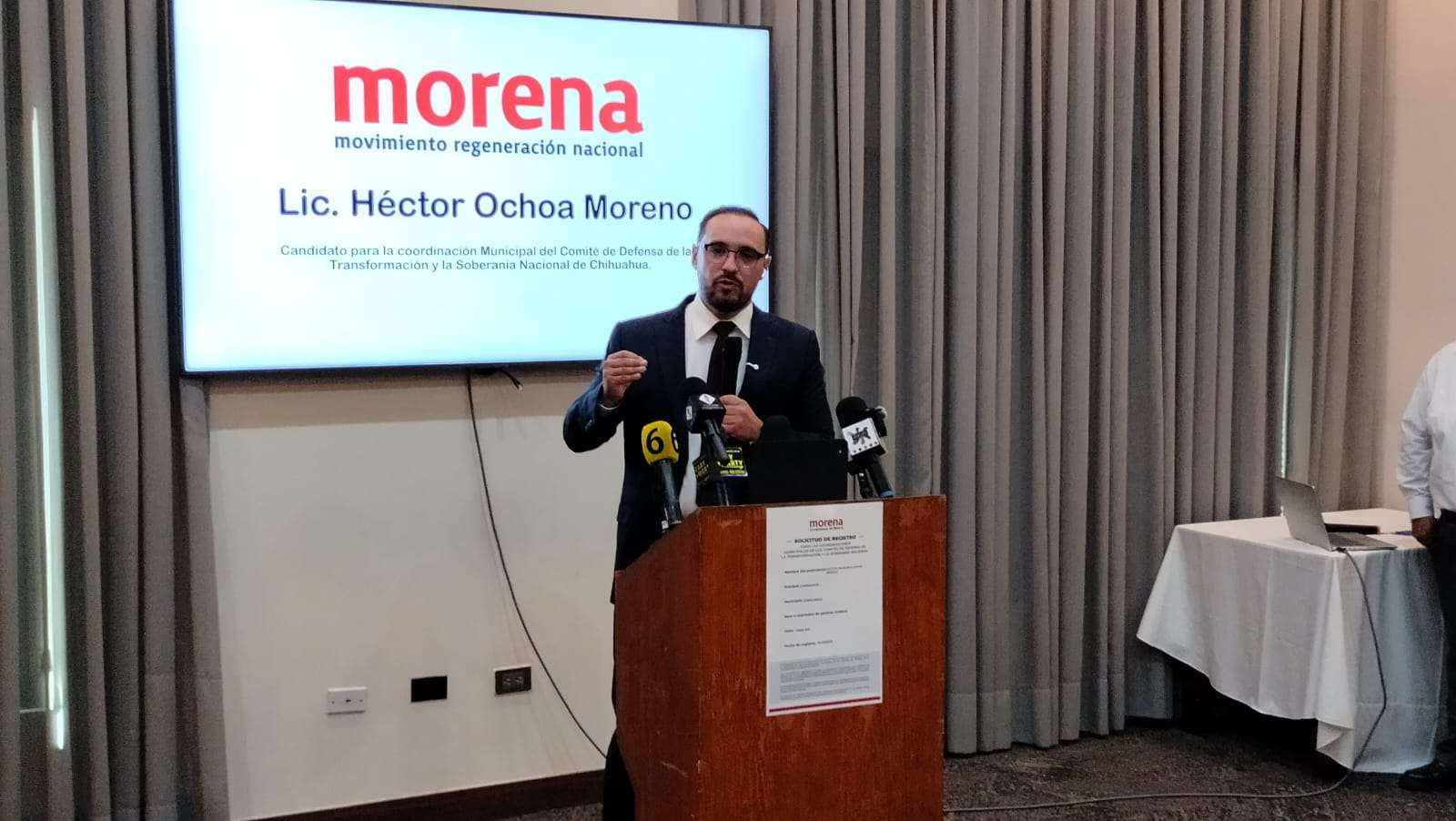 Se registra Ochoa como aspirante Coordinador de Morena